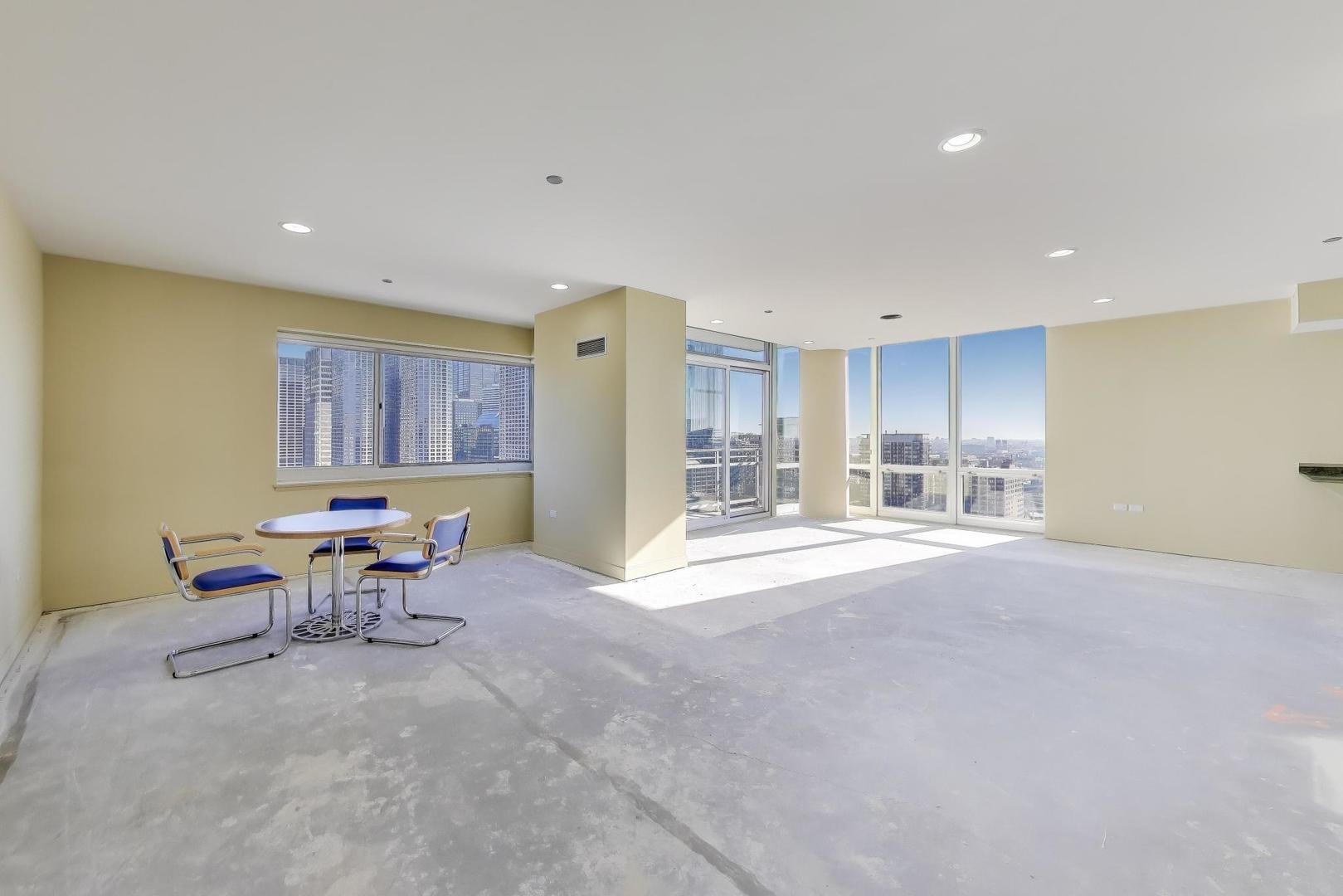 737 W Washington Boulevard Unit: 2307