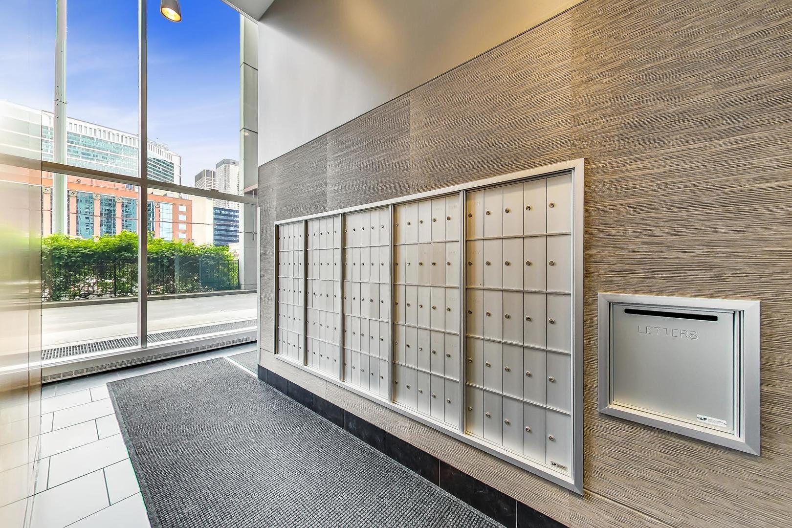 737 W Washington Boulevard Unit: 2307