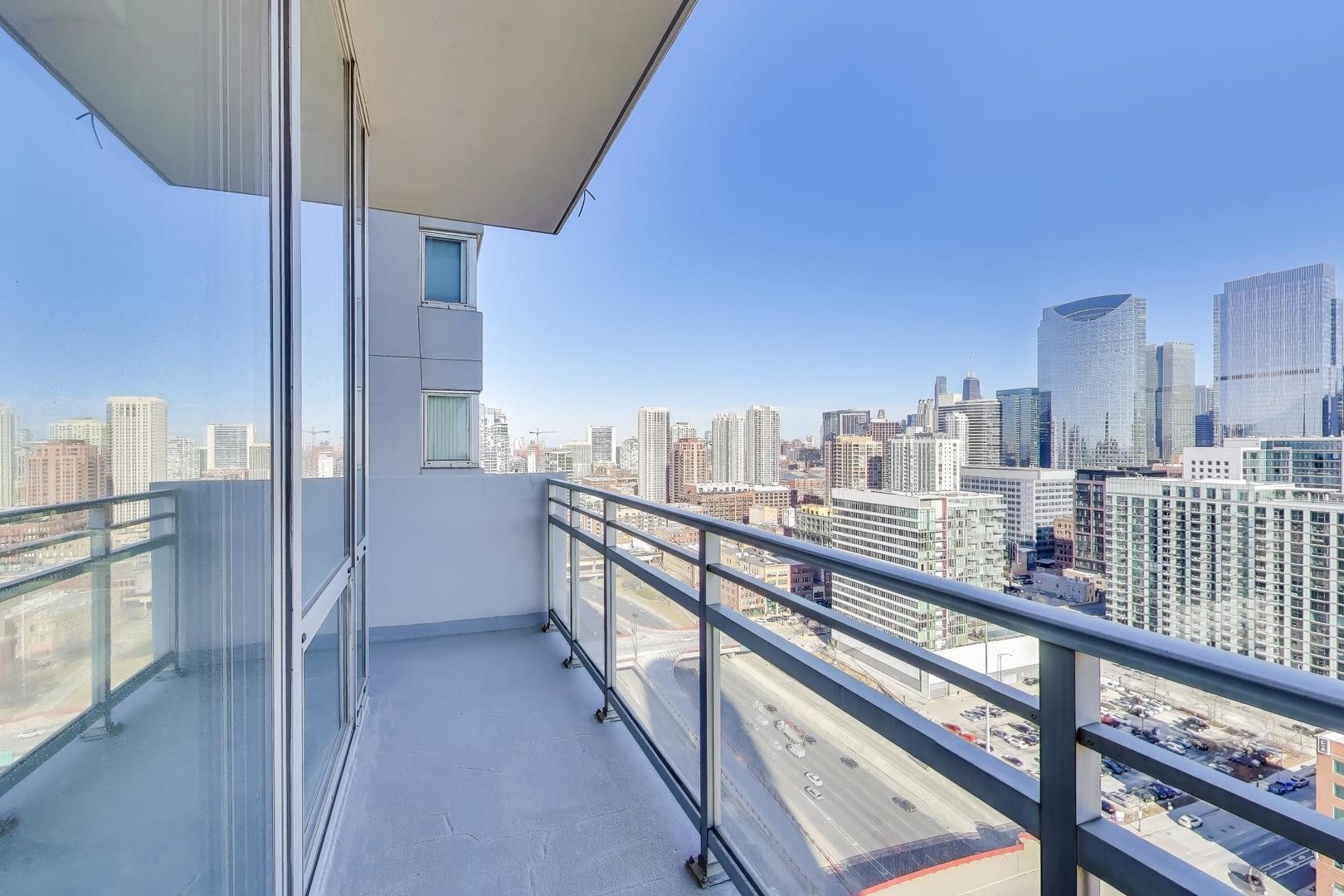 737 W Washington Boulevard Unit: 2307