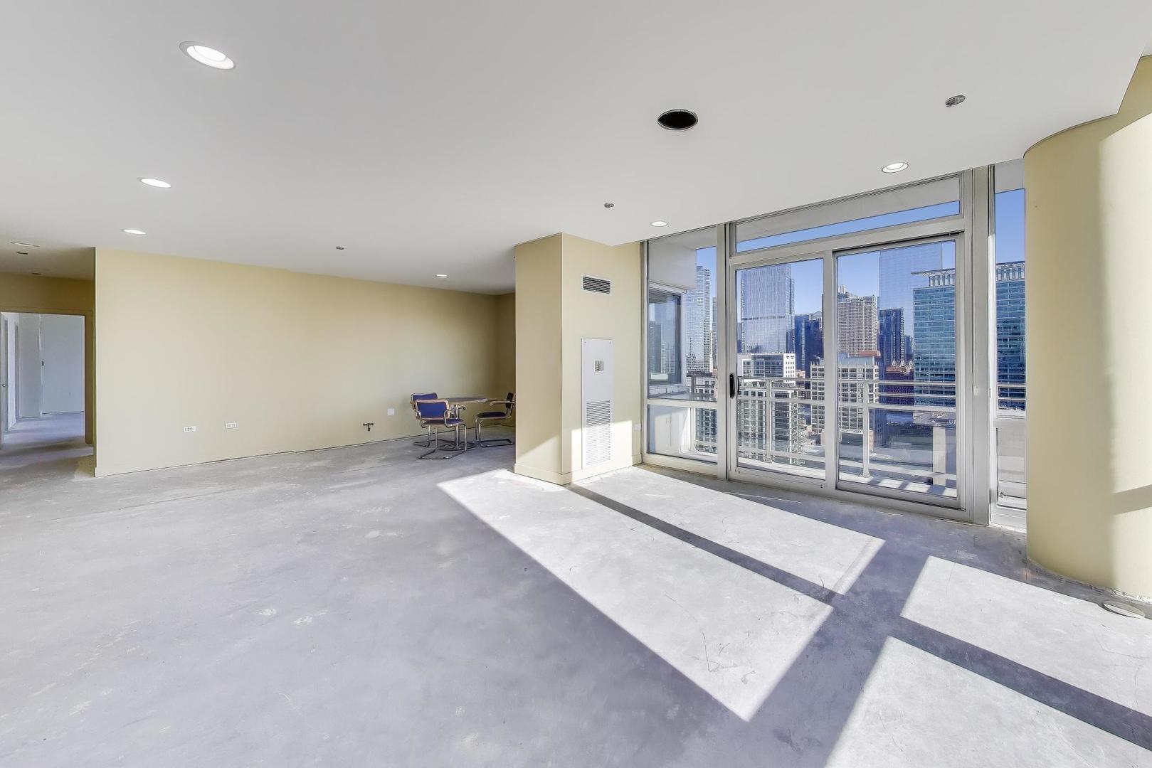 737 W Washington Boulevard Unit: 2307