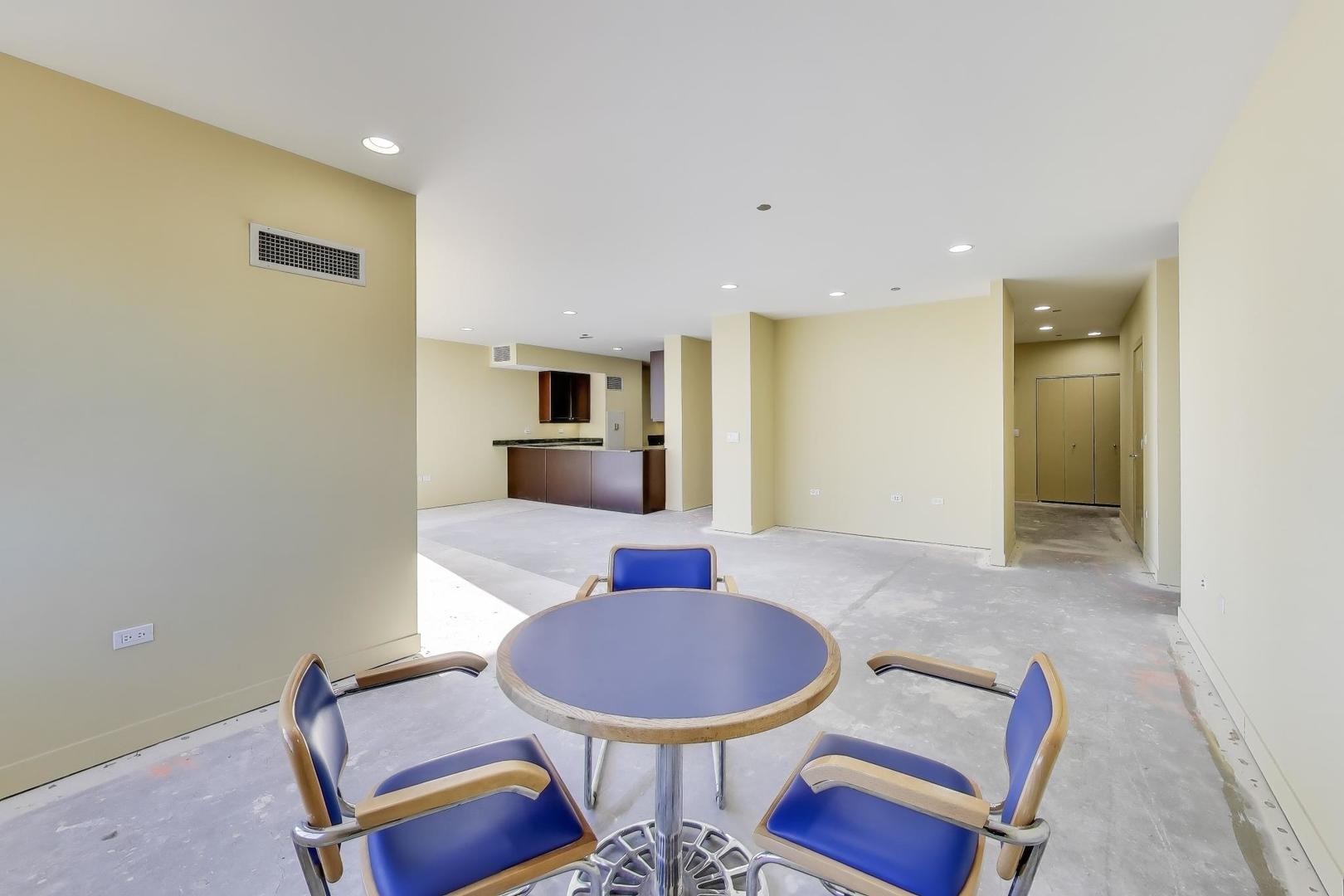 737 W Washington Boulevard Unit: 2307