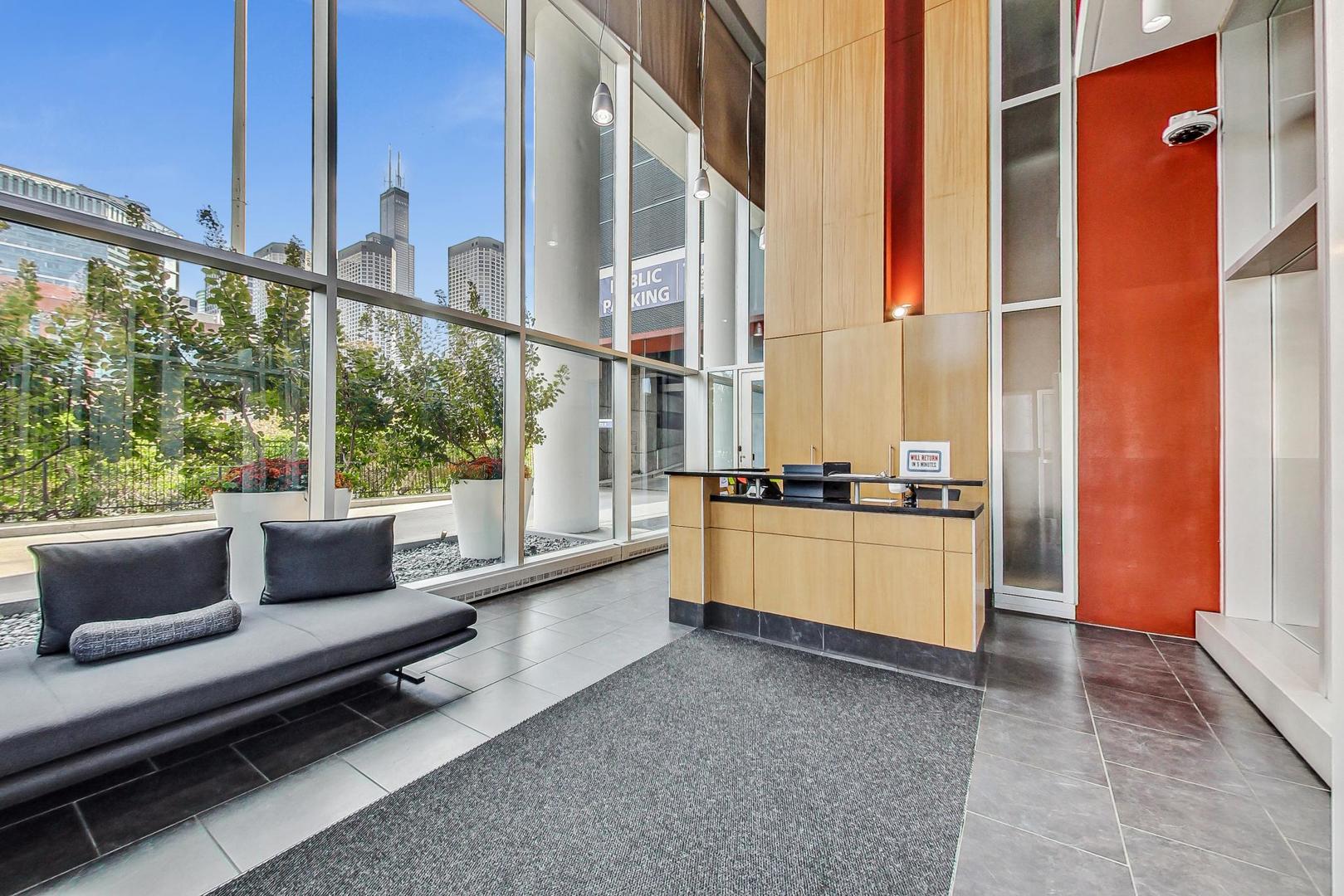 737 W Washington Boulevard Unit: 2307