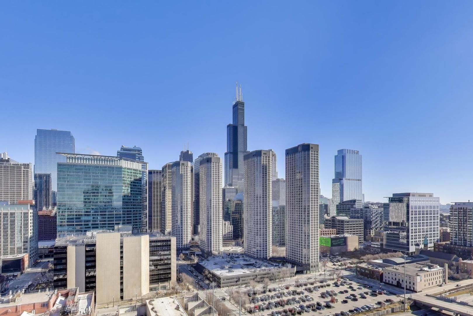 737 W Washington Boulevard Unit: 2307