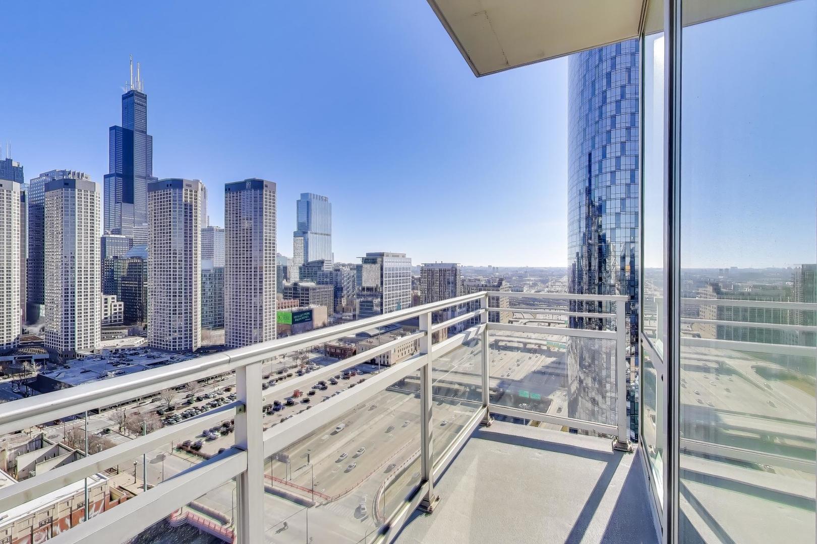 737 W Washington Boulevard Unit: 2307