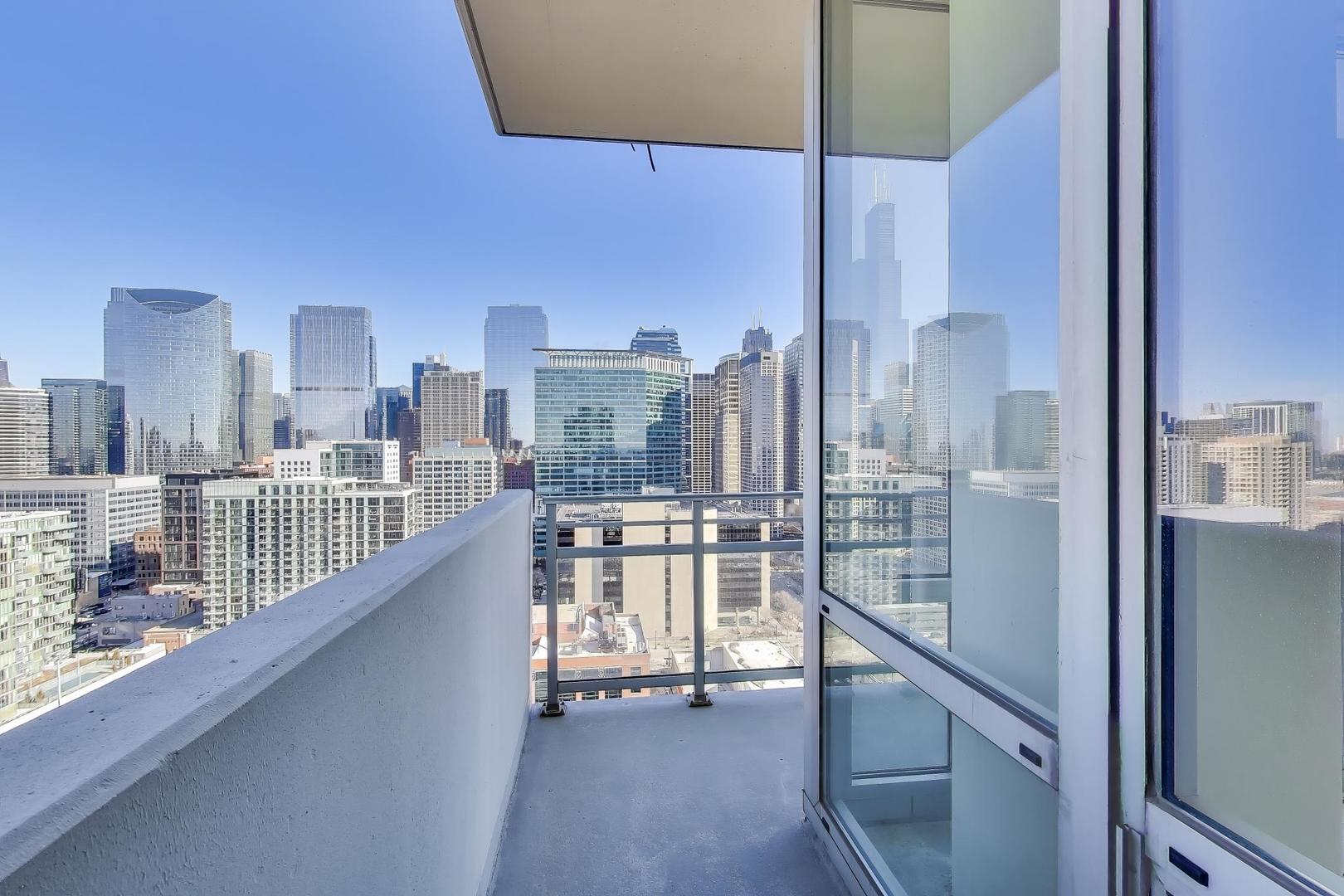 737 W Washington Boulevard Unit: 2307