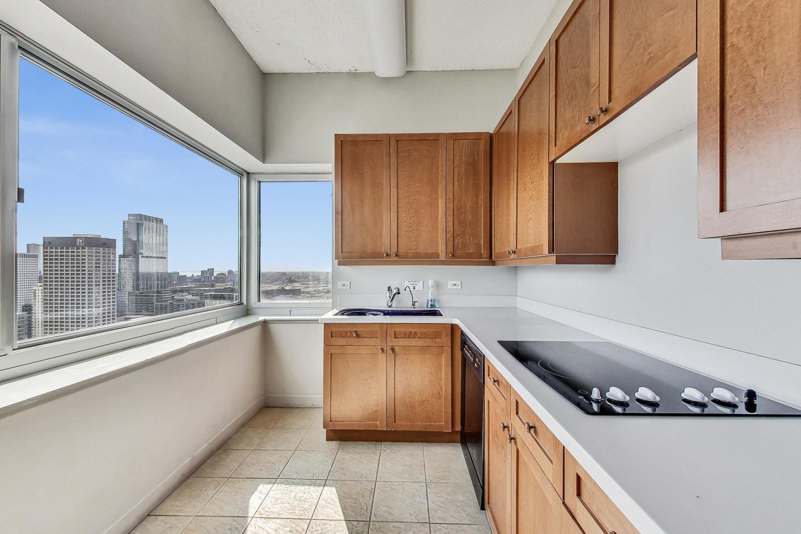 737 W Washington Boulevard Unit: 2307