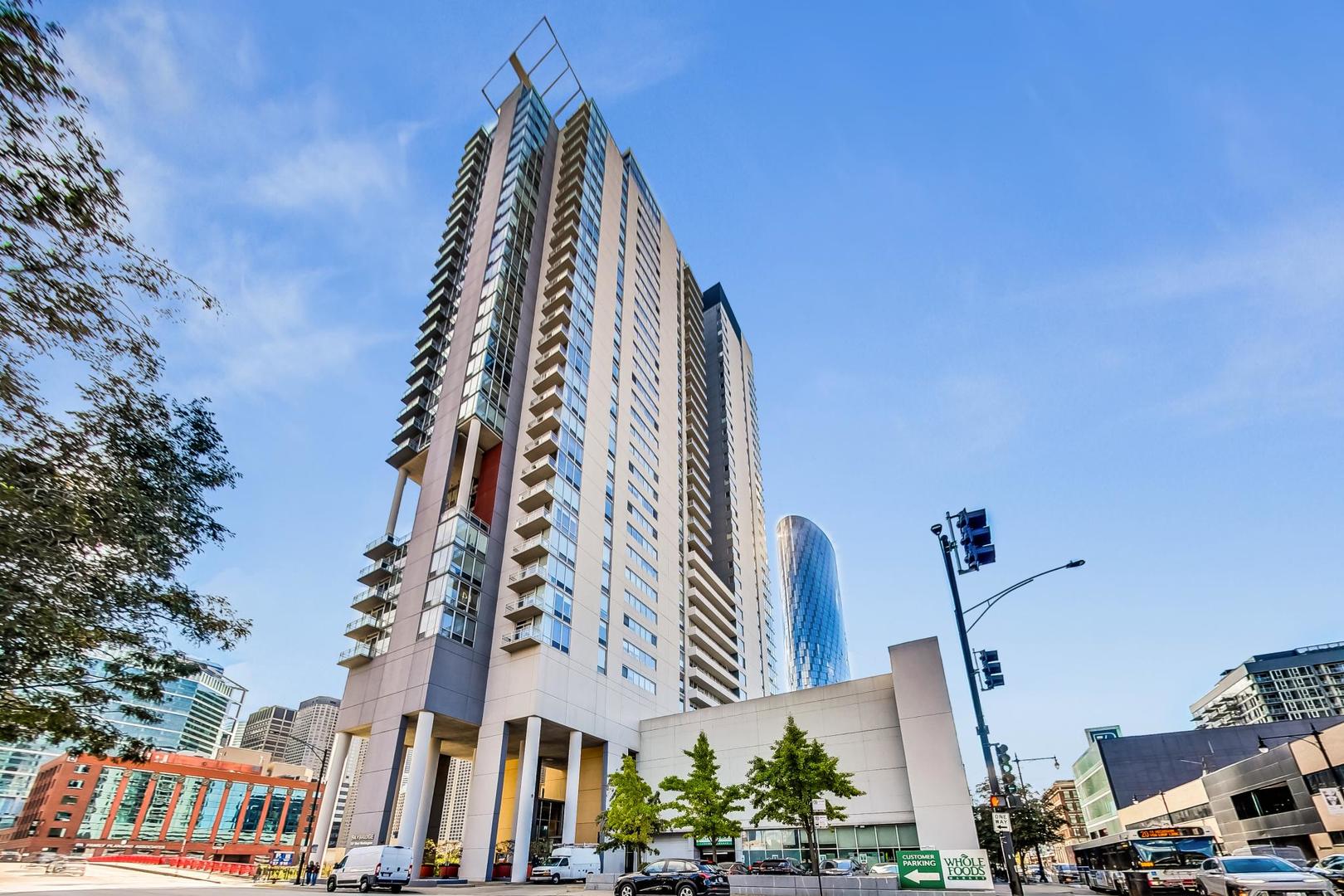737 W Washington Boulevard Unit: 2307