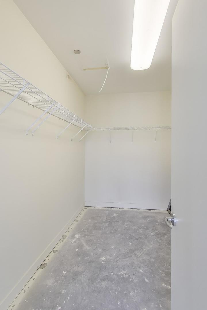 737 W Washington Boulevard Unit: 2307