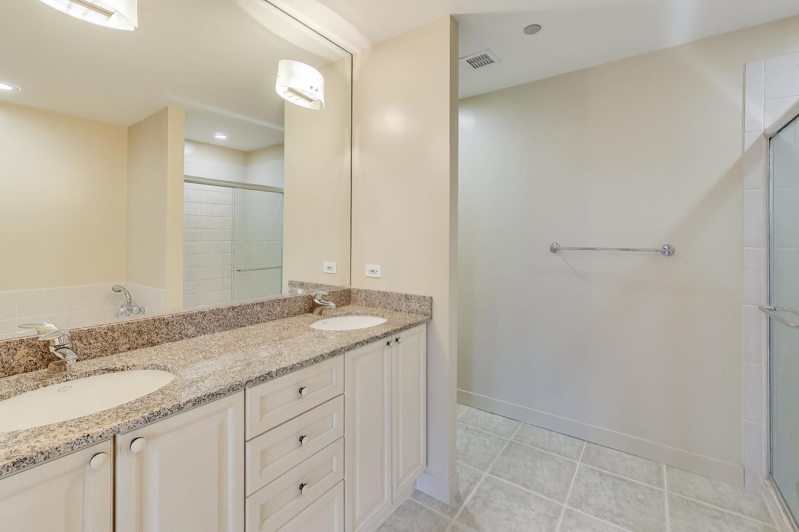 737 W Washington Boulevard Unit: 2307