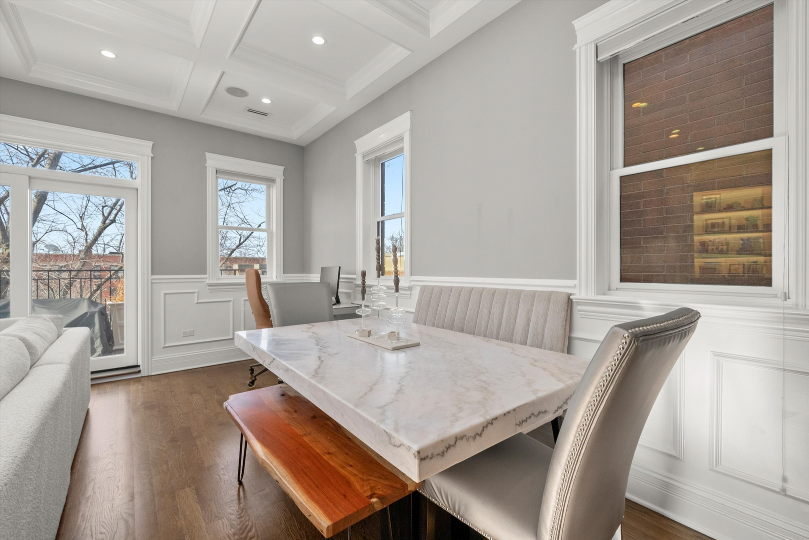 3321 N Seminary Avenue Unit: 3