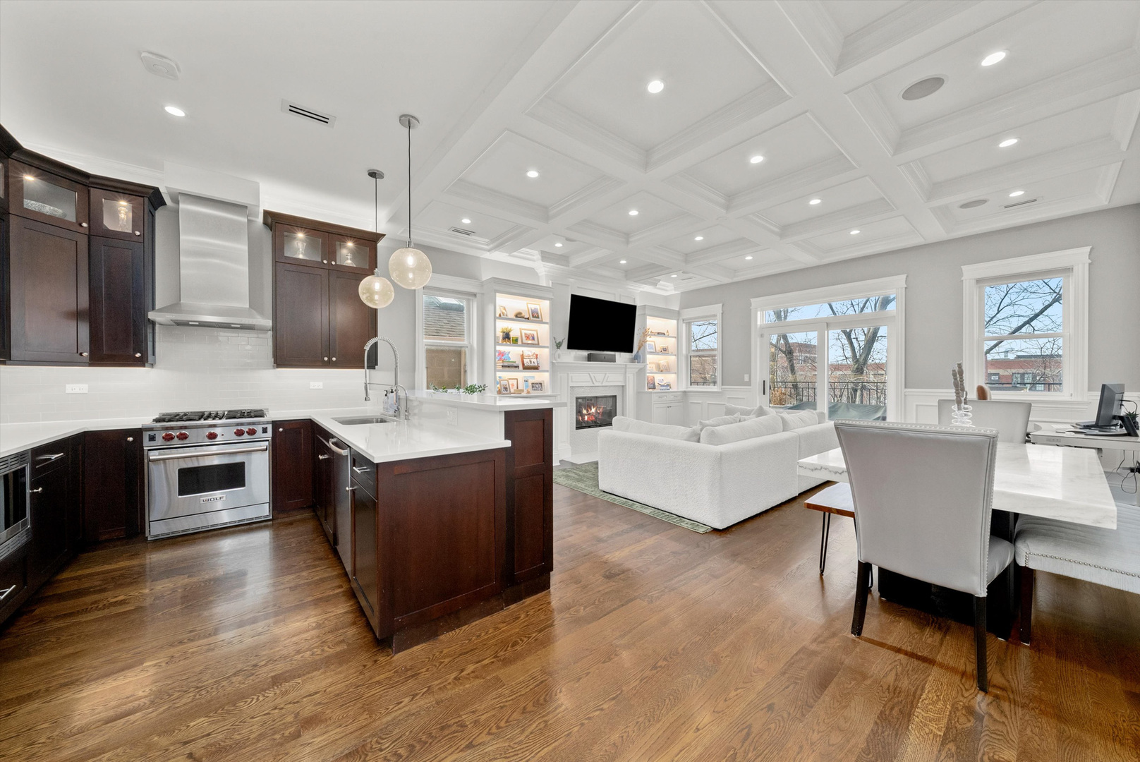 3321 N Seminary Avenue Unit: 3