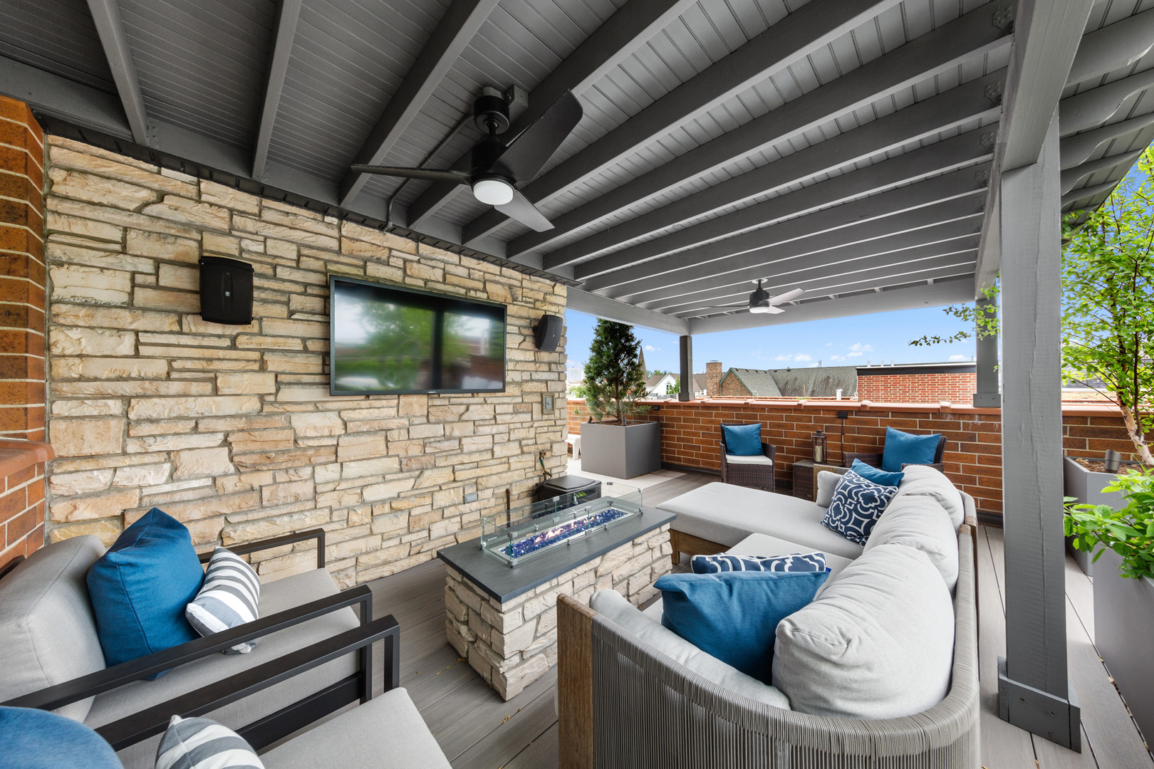 3321 N Seminary Avenue Unit: 3