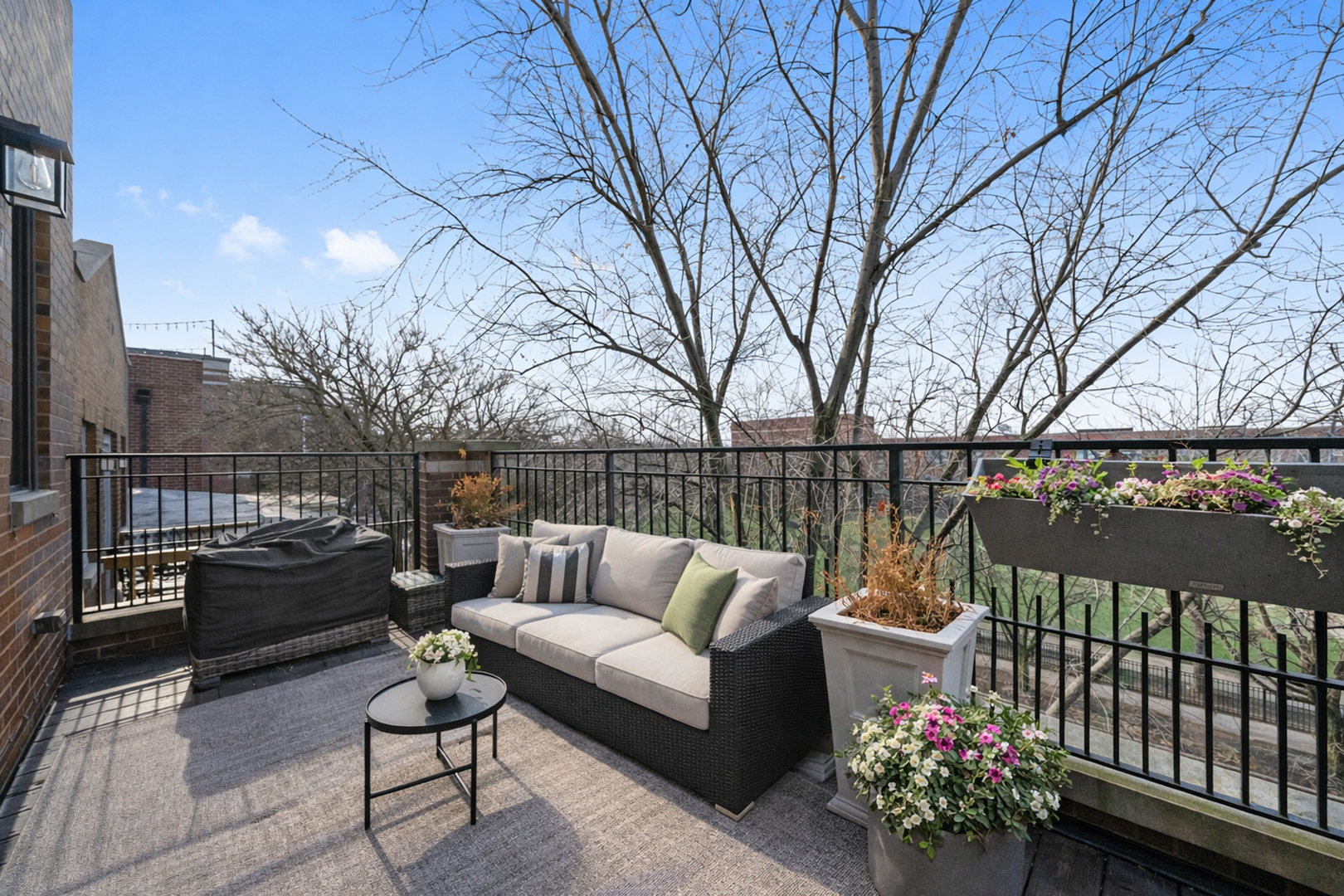 3321 N Seminary Avenue Unit: 3