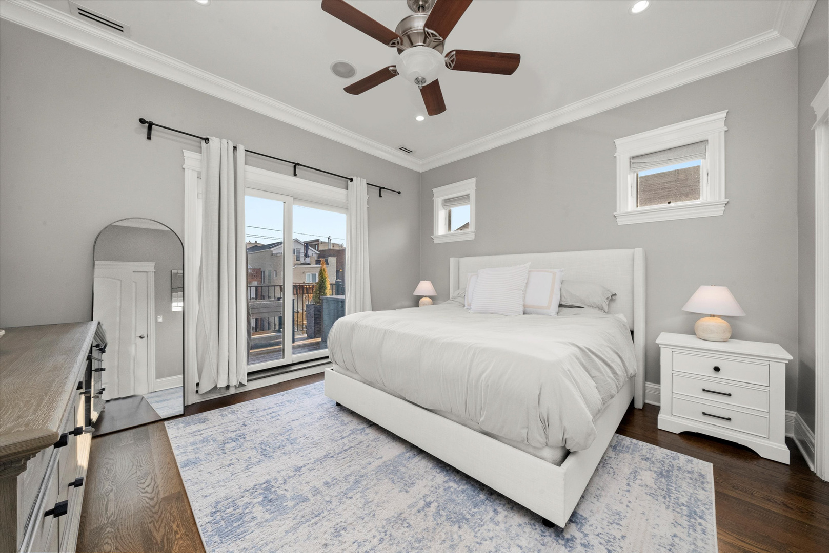 3321 N Seminary Avenue Unit: 3