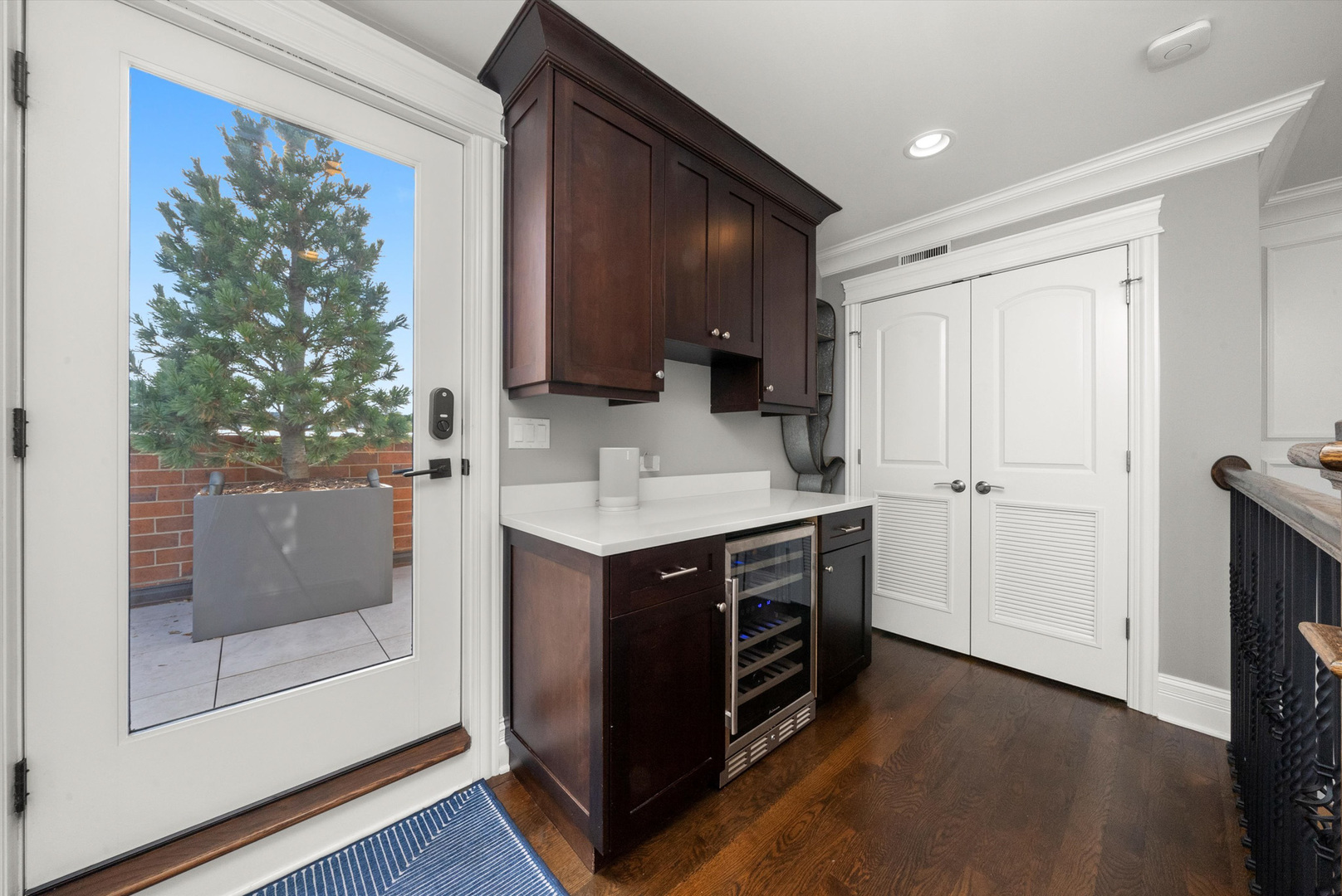 3321 N Seminary Avenue Unit: 3