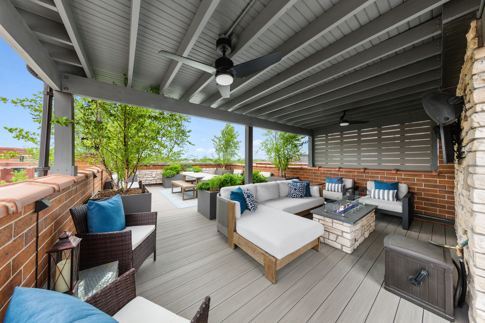 3321 N Seminary Avenue Unit: 3