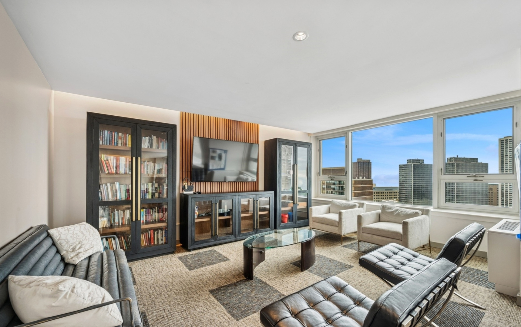 2728 N Hampden Court Unit: 605