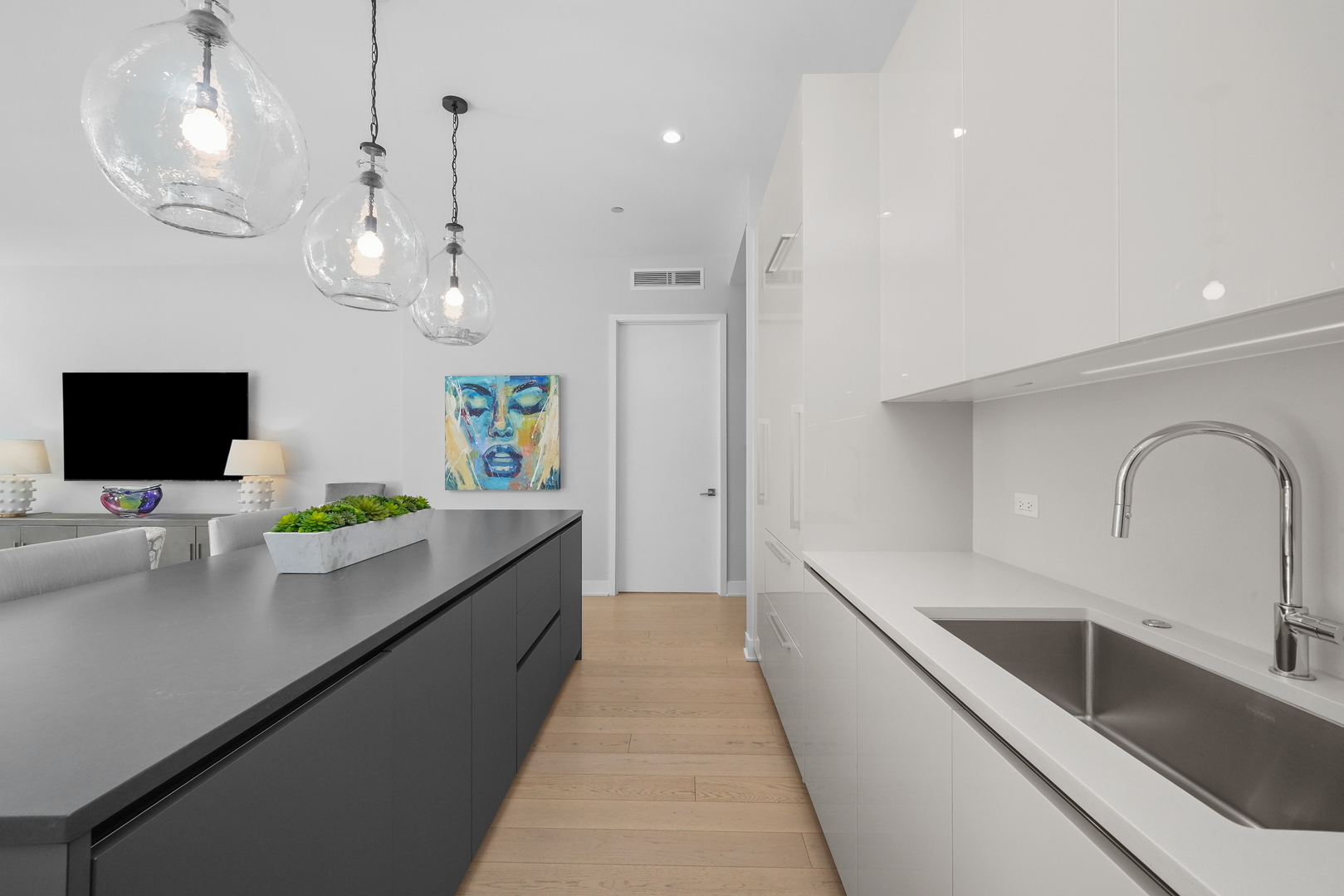 360 W Erie Street Unit: 3D