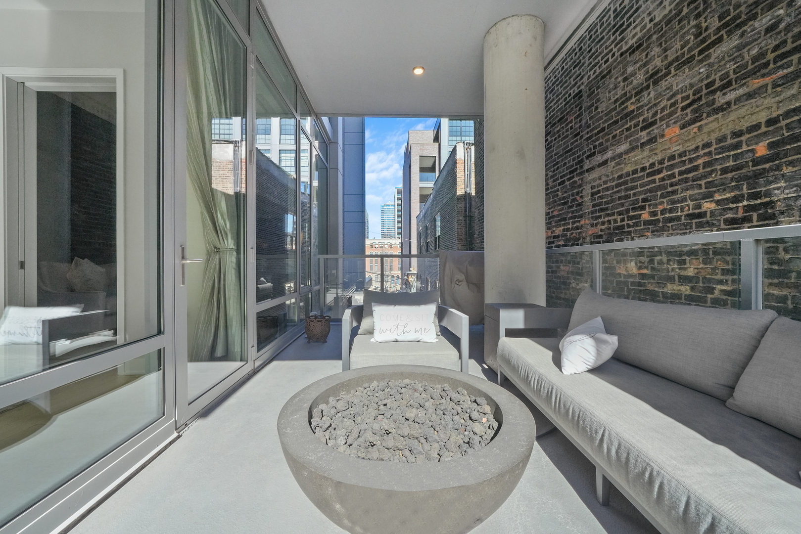 360 W Erie Street Unit: 3D