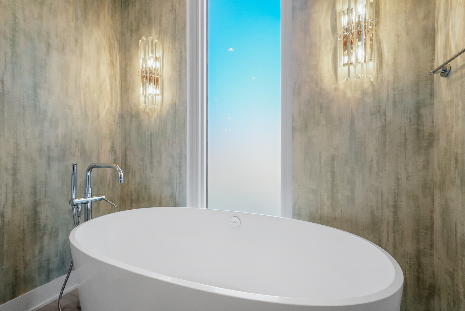 360 W Erie Street Unit: 3D