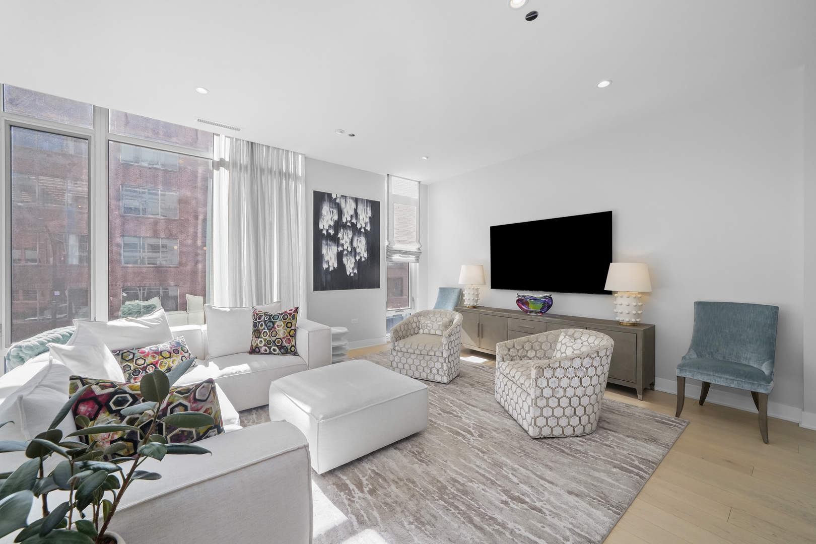 360 W Erie Street Unit: 3D