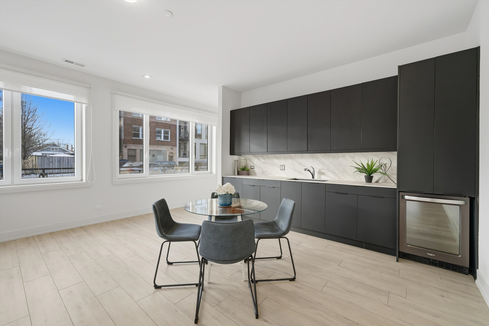 4200 W BELMONT Avenue