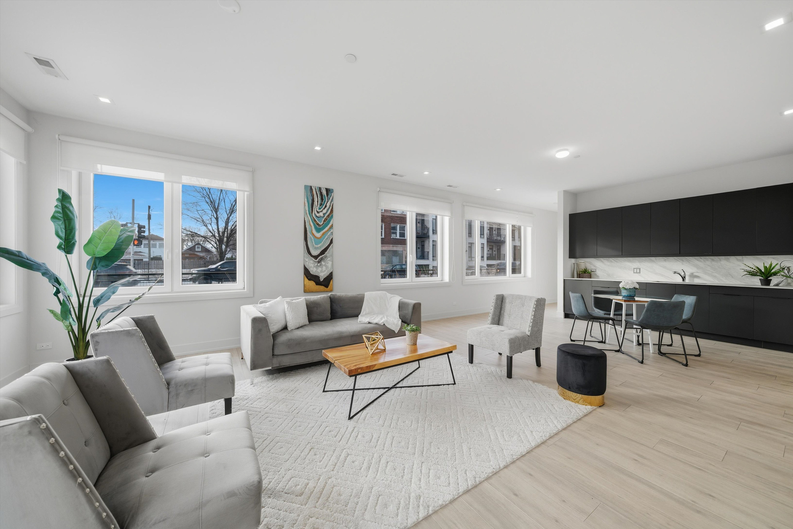 4200 W BELMONT Avenue