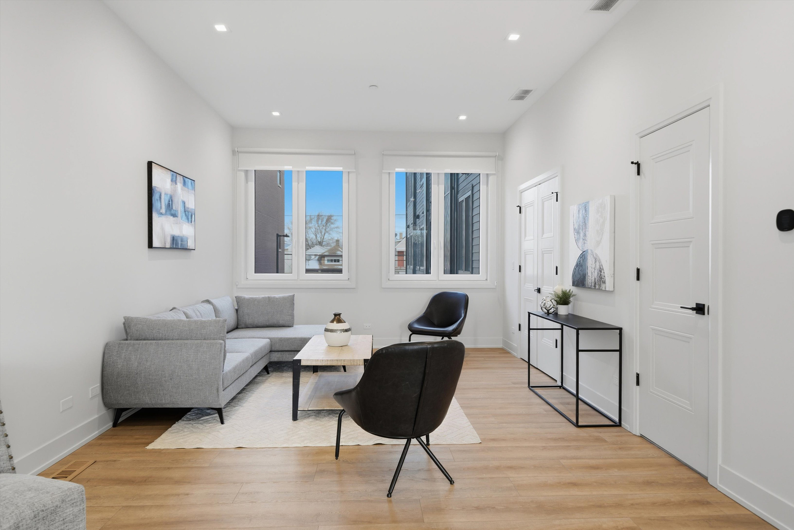 4200 W BELMONT Avenue