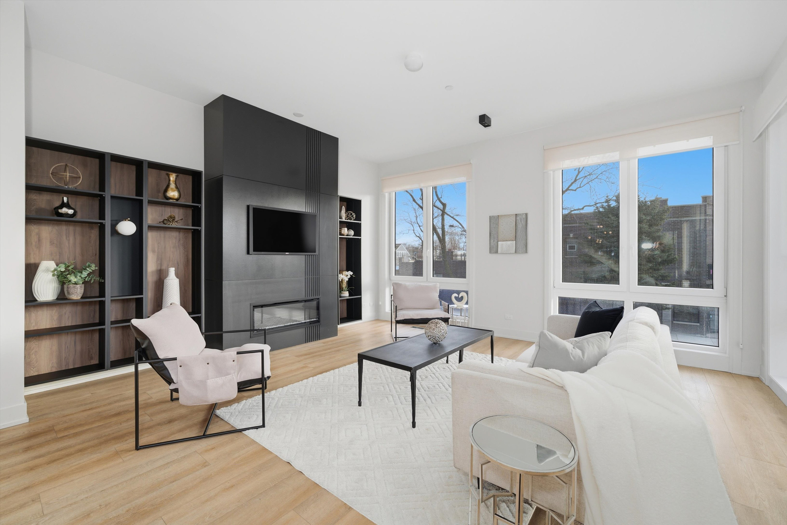 4200 W BELMONT Avenue