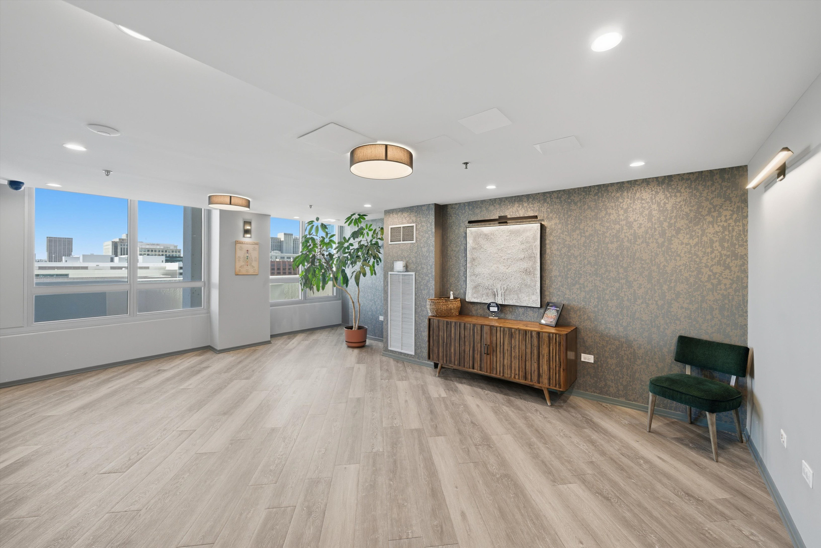 701 S Wells Street Unit: 902