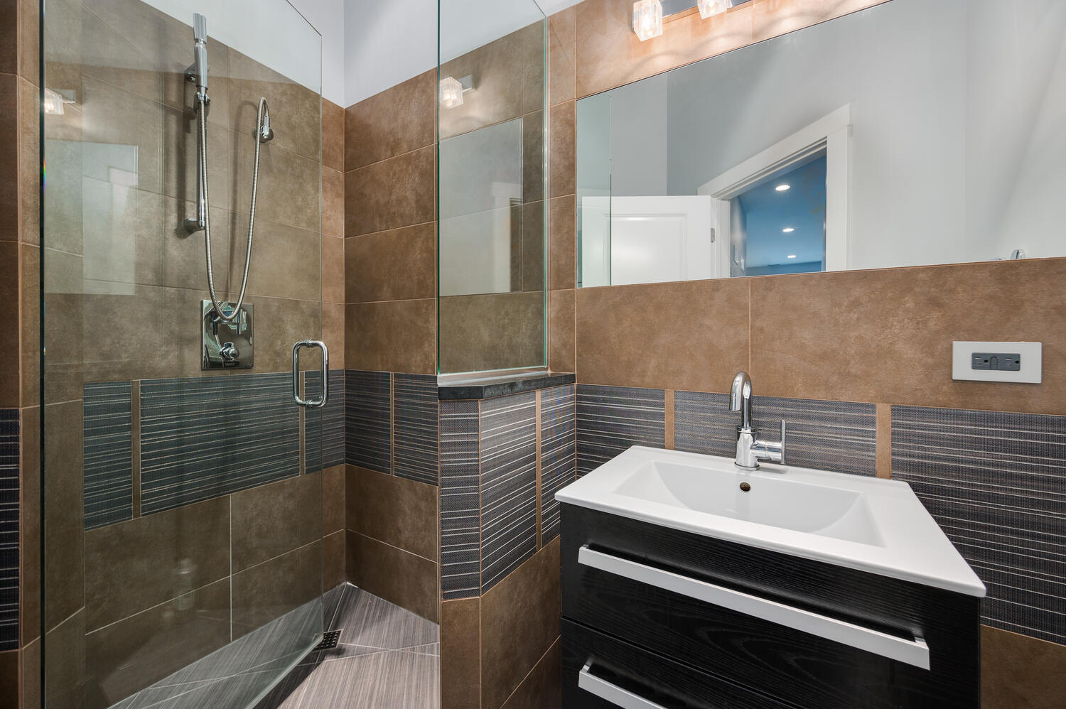 1620 W Augusta Boulevard Unit: PENT