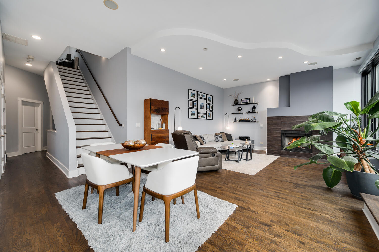 1620 W Augusta Boulevard Unit: PENT