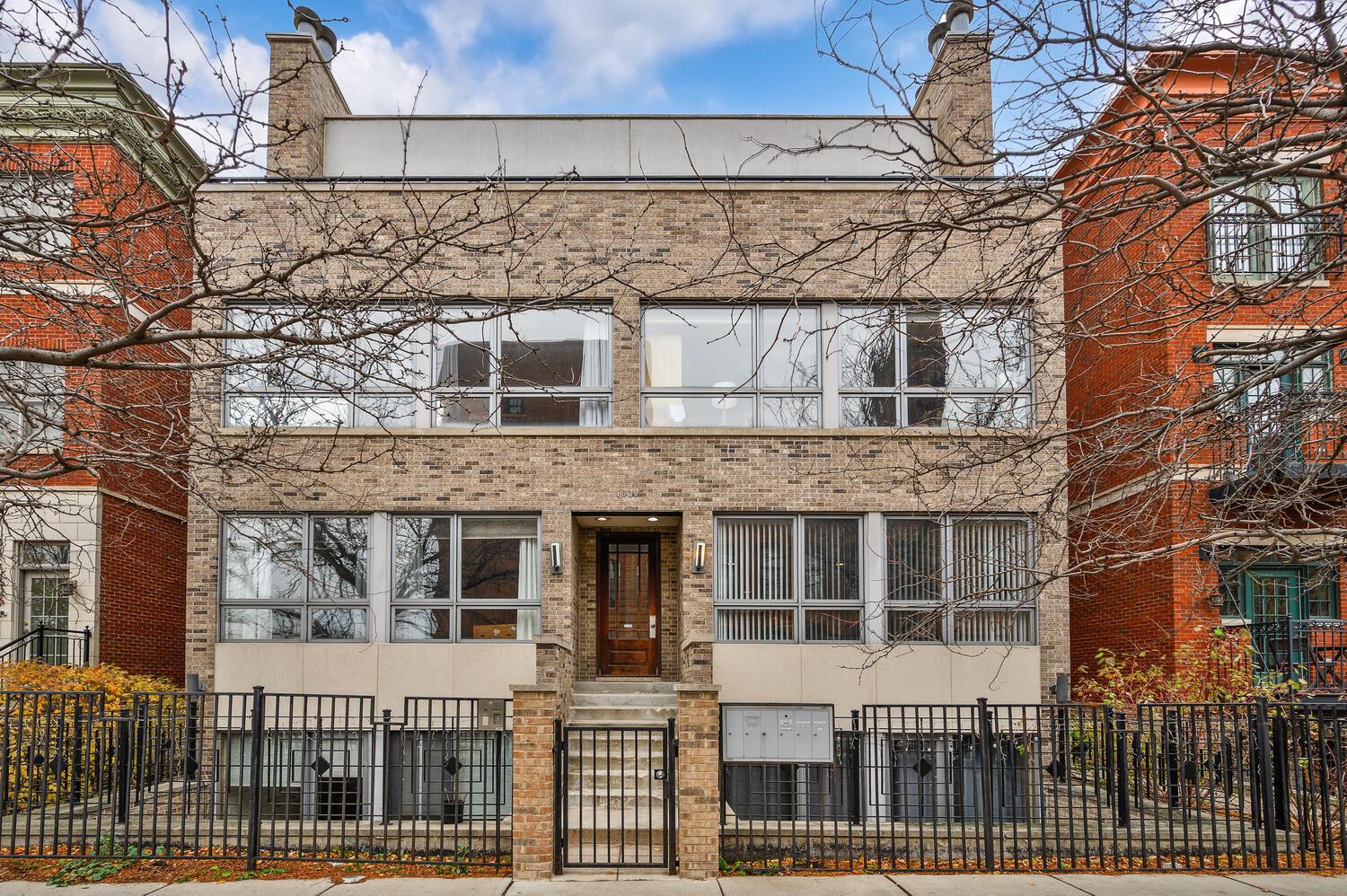 1620 W Augusta Boulevard Unit: PENT