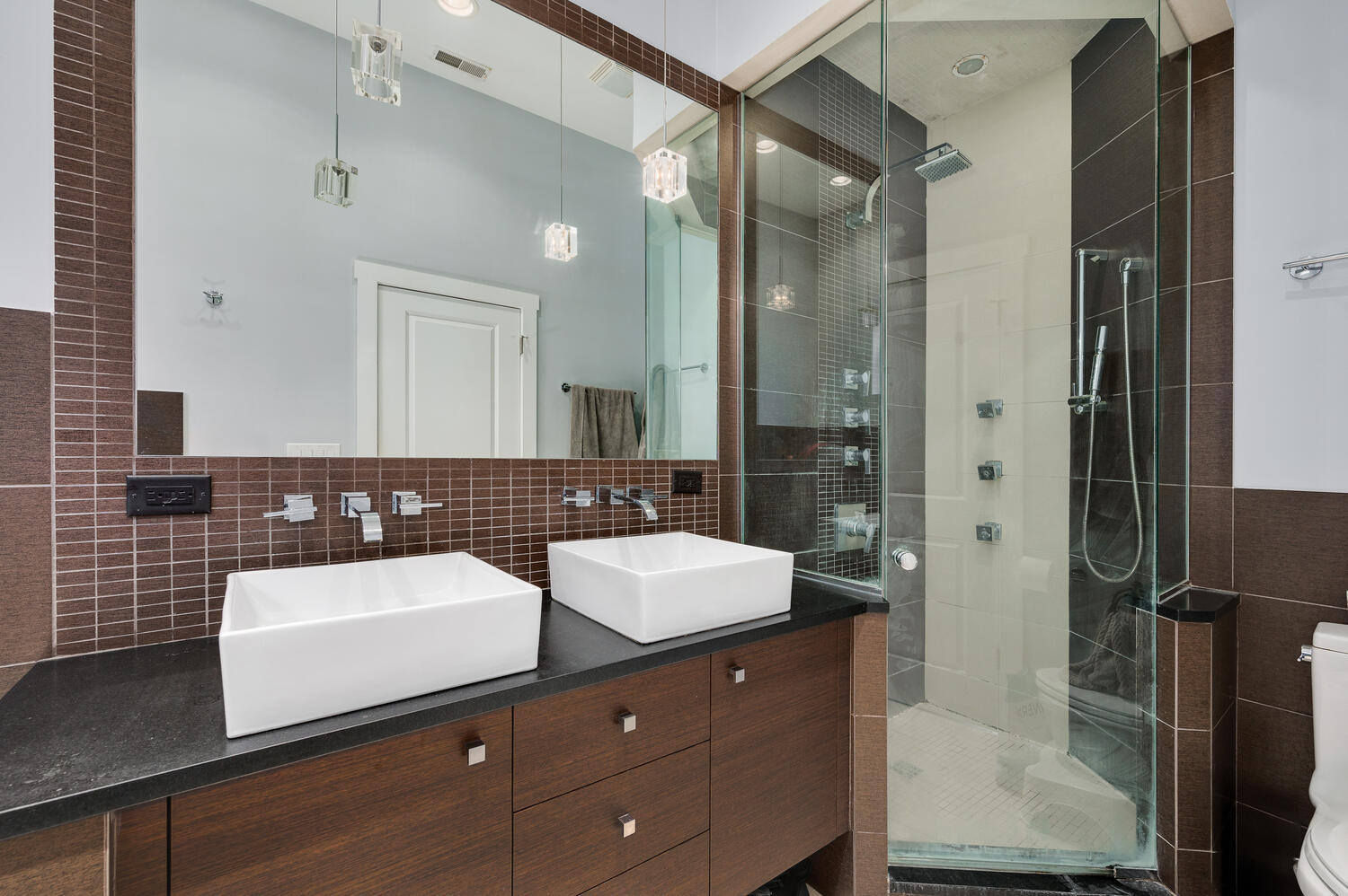 1620 W Augusta Boulevard Unit: PENT