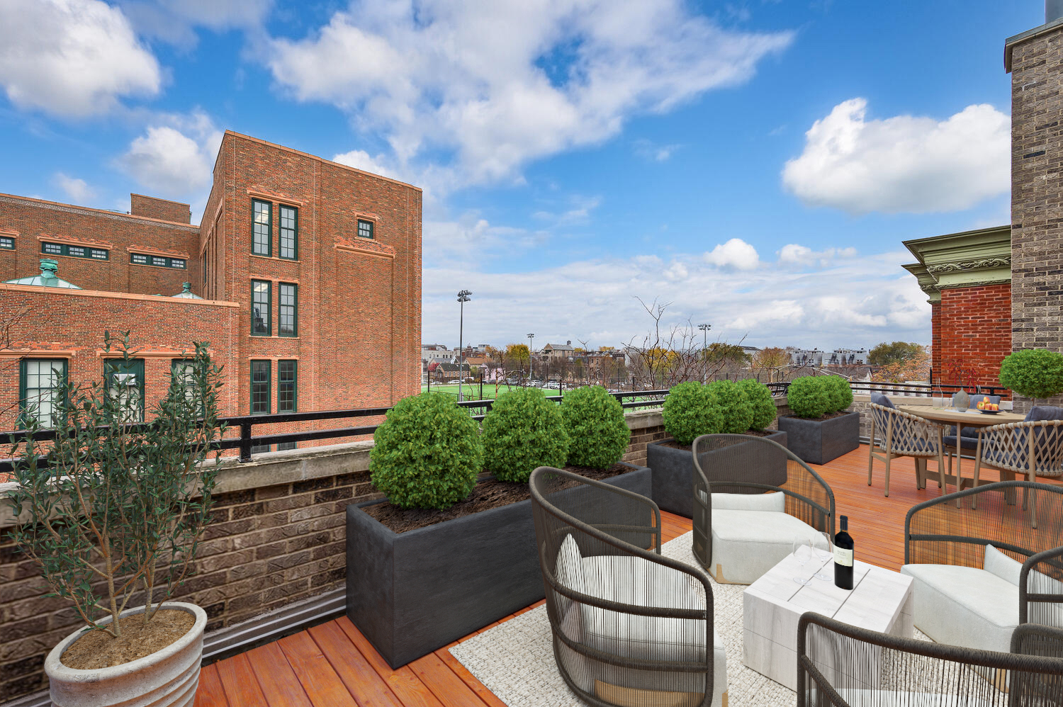 1620 W Augusta Boulevard Unit: PENT