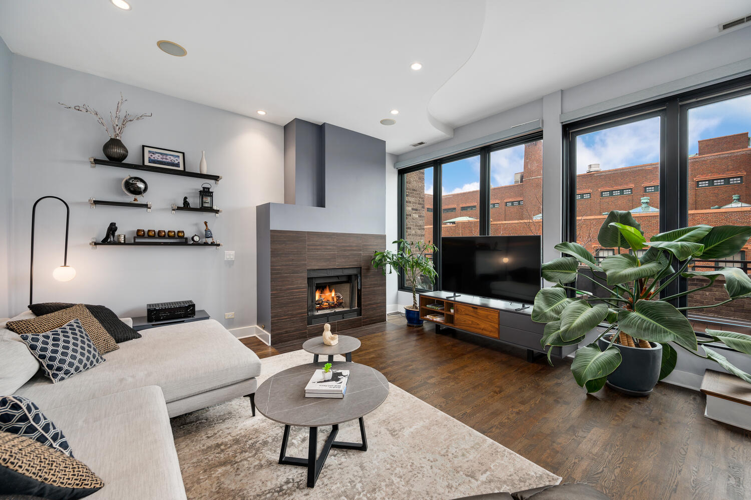 1620 W Augusta Boulevard Unit: PENT