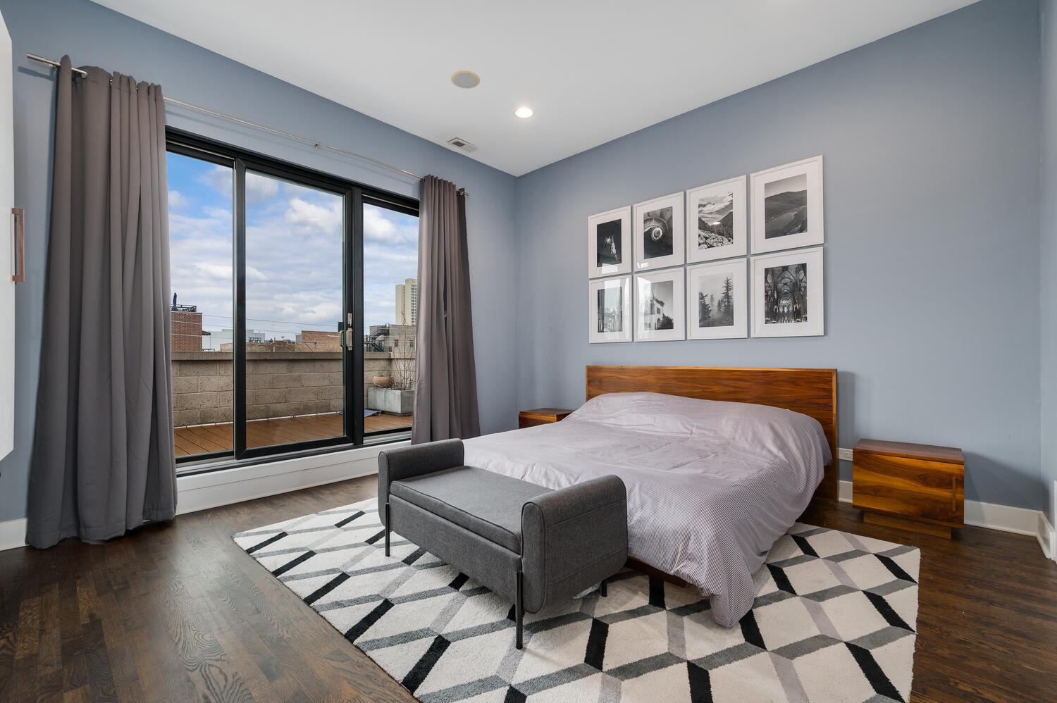 1620 W Augusta Boulevard Unit: PENT