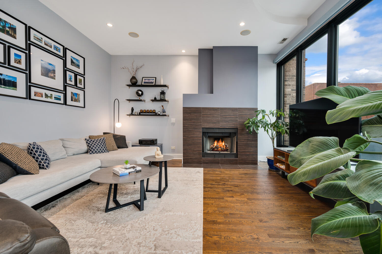 1620 W Augusta Boulevard Unit: PENT