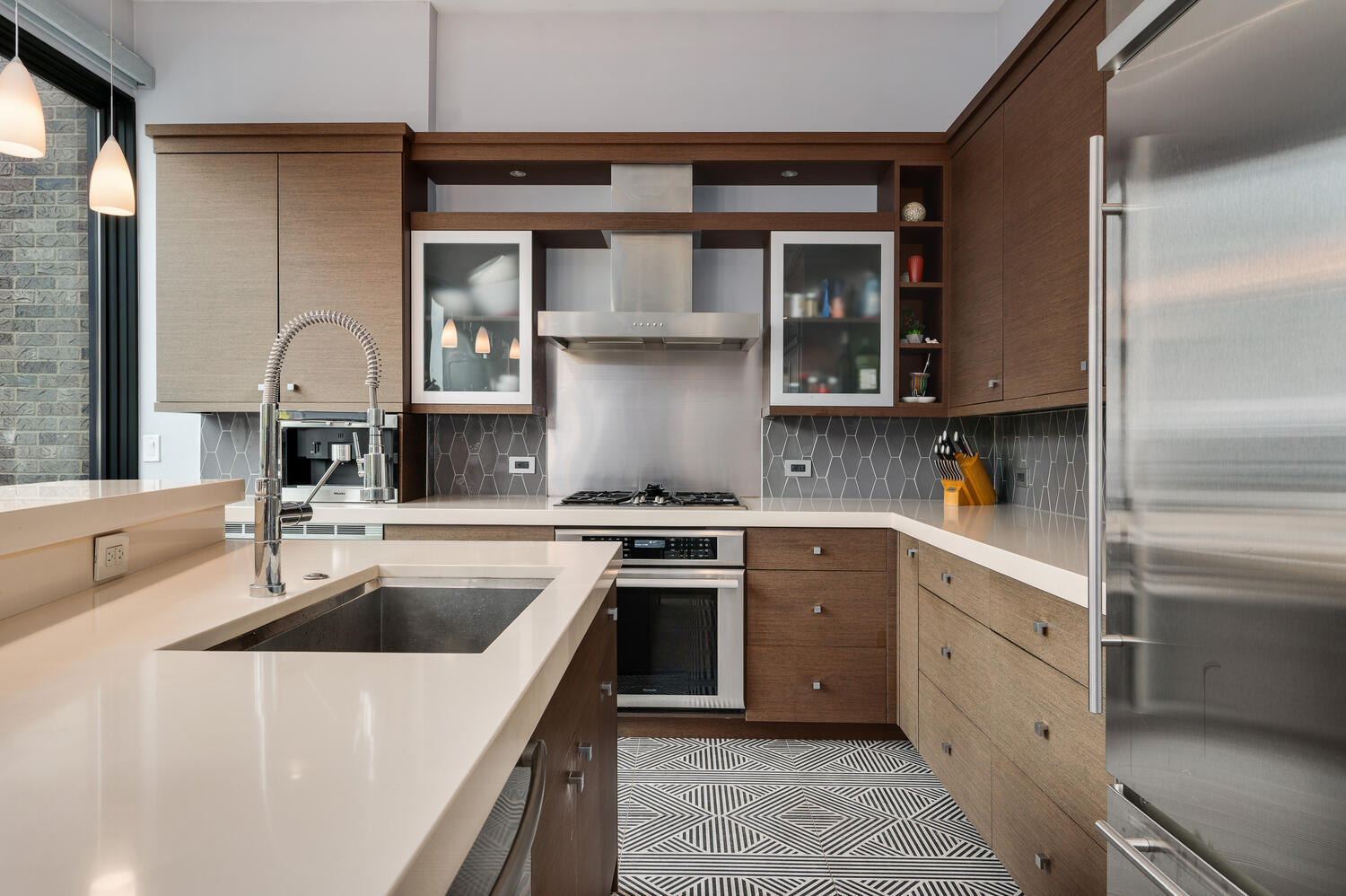 1620 W Augusta Boulevard Unit: PENT