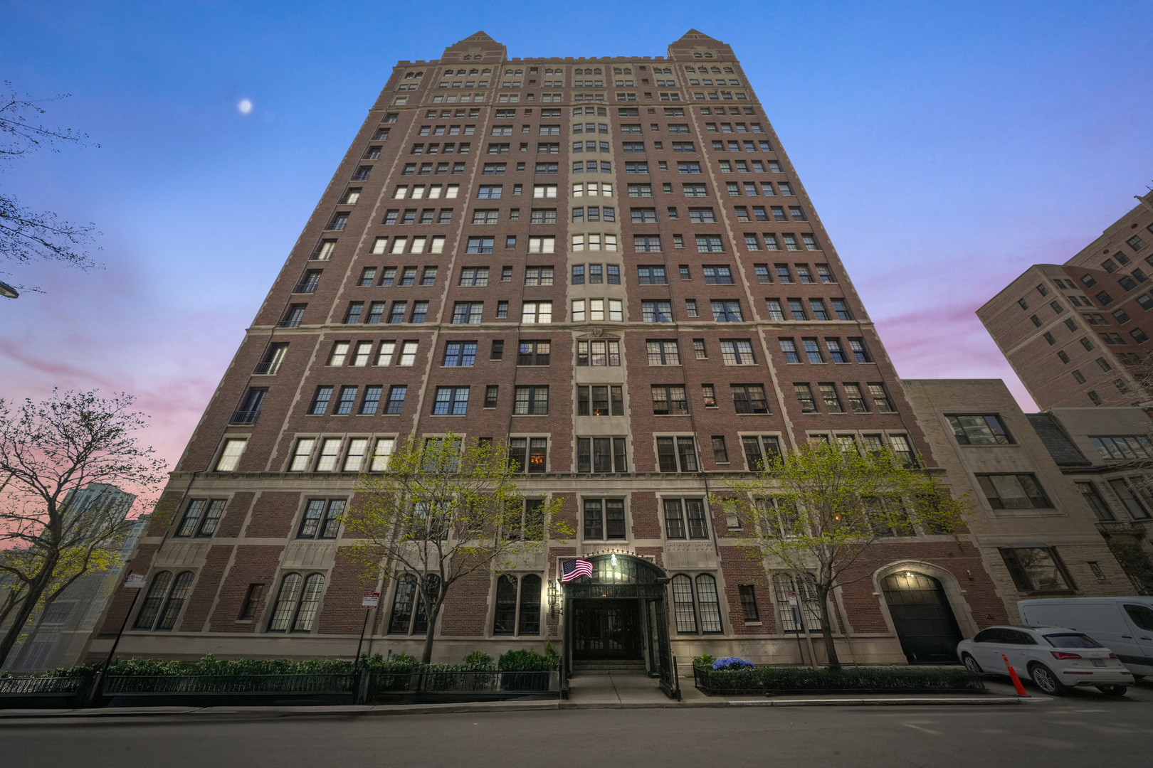 1120 N LAKE SHORE Drive Unit: 18CD