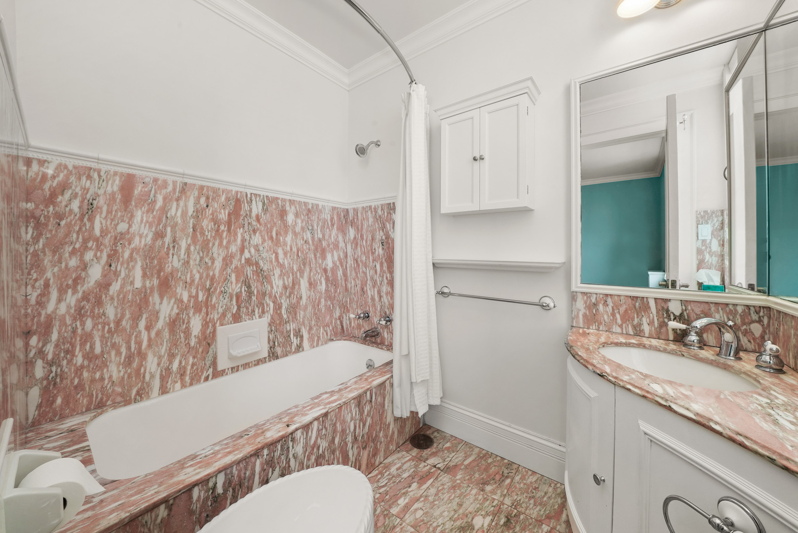 1120 N LAKE SHORE Drive Unit: 18CD