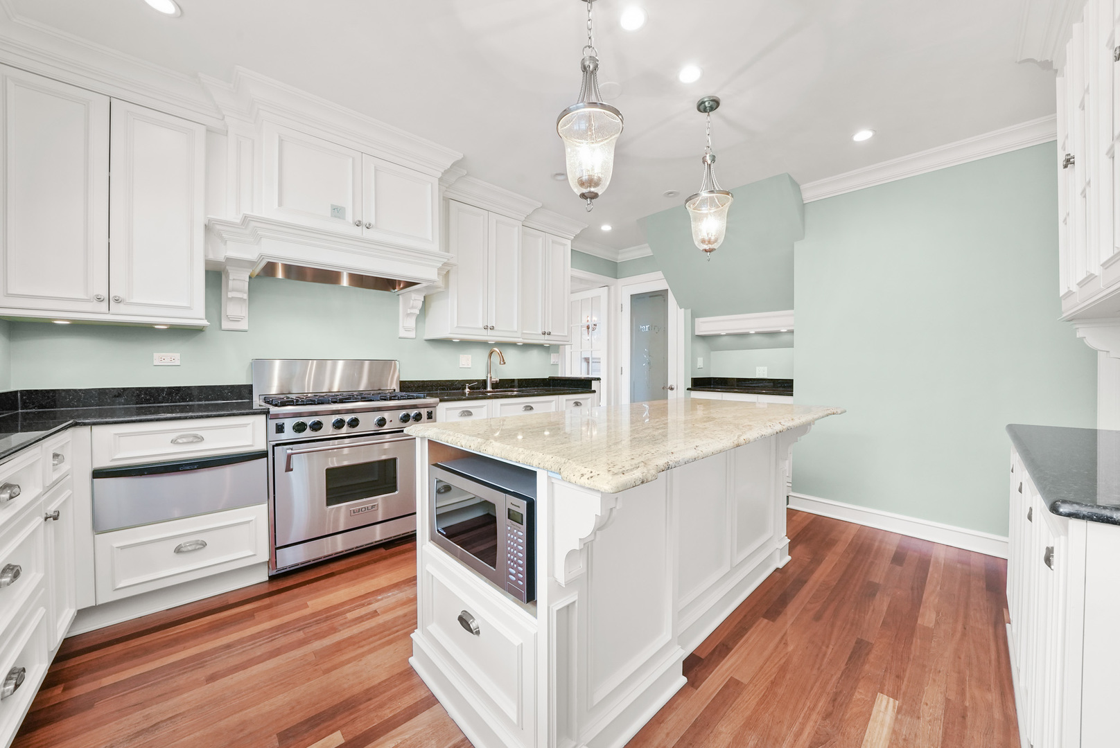 1120 N LAKE SHORE Drive Unit: 18CD