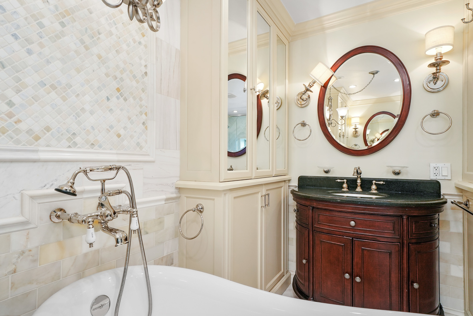 1120 N LAKE SHORE Drive Unit: 18CD