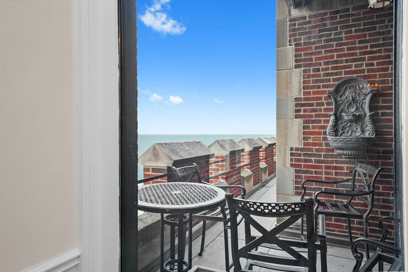 1120 N LAKE SHORE Drive Unit: 18CD