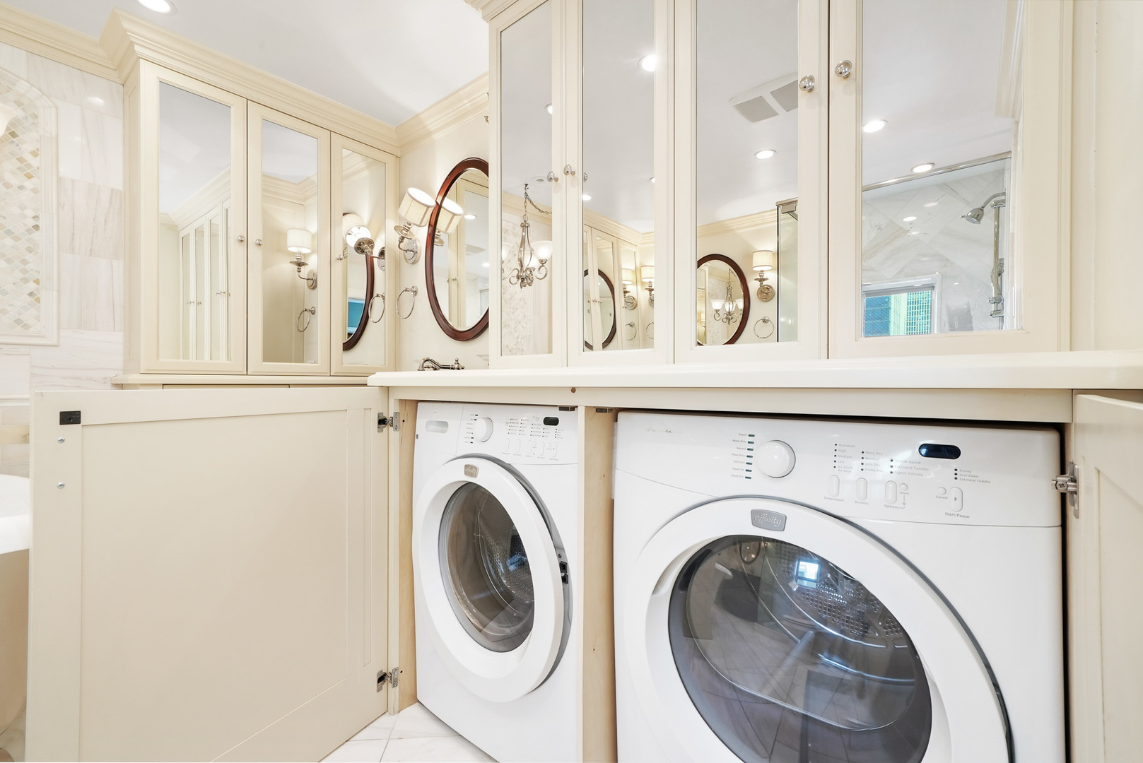 1120 N LAKE SHORE Drive Unit: 18CD