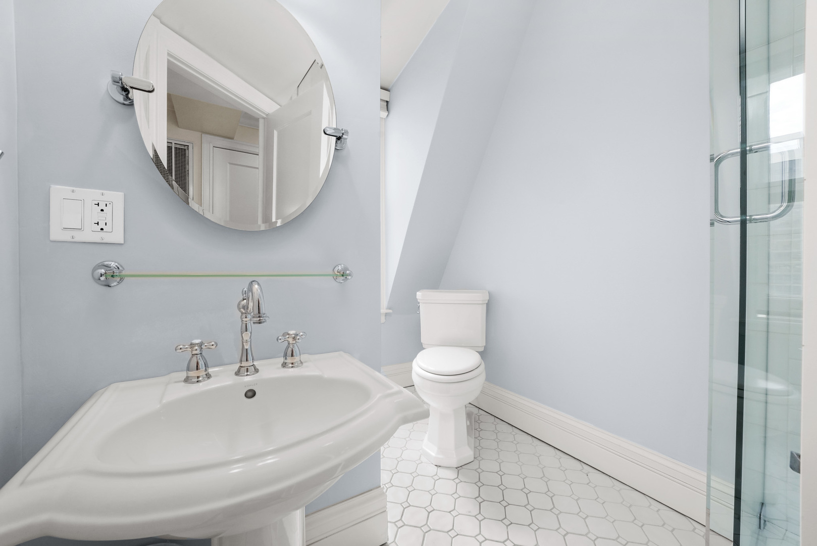 1120 N LAKE SHORE Drive Unit: 18CD