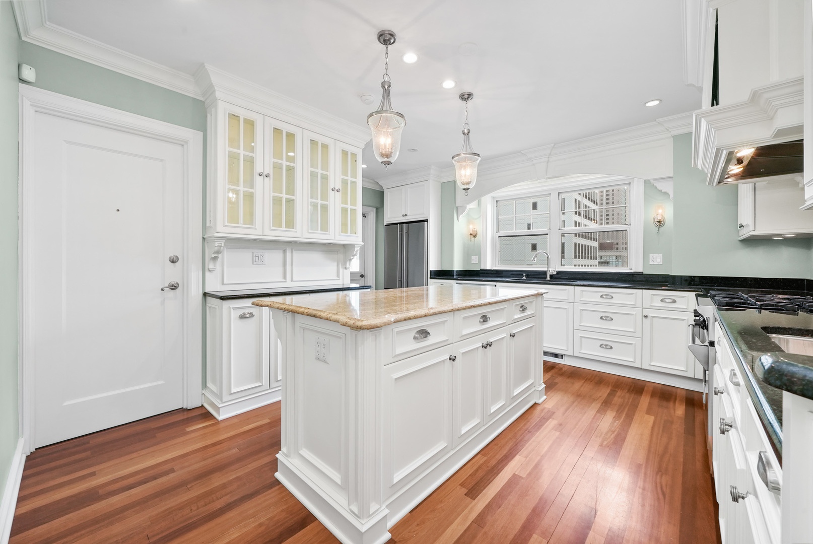 1120 N LAKE SHORE Drive Unit: 18CD