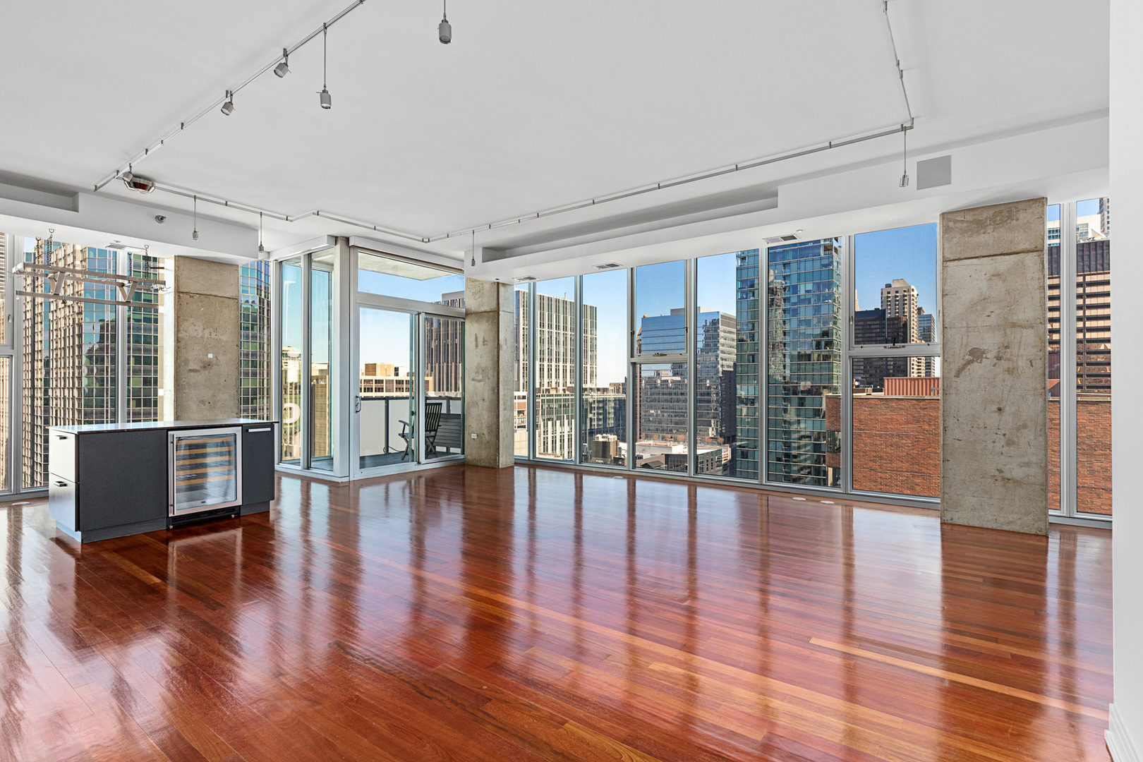 550 N Saint Clair Street Unit: 2301