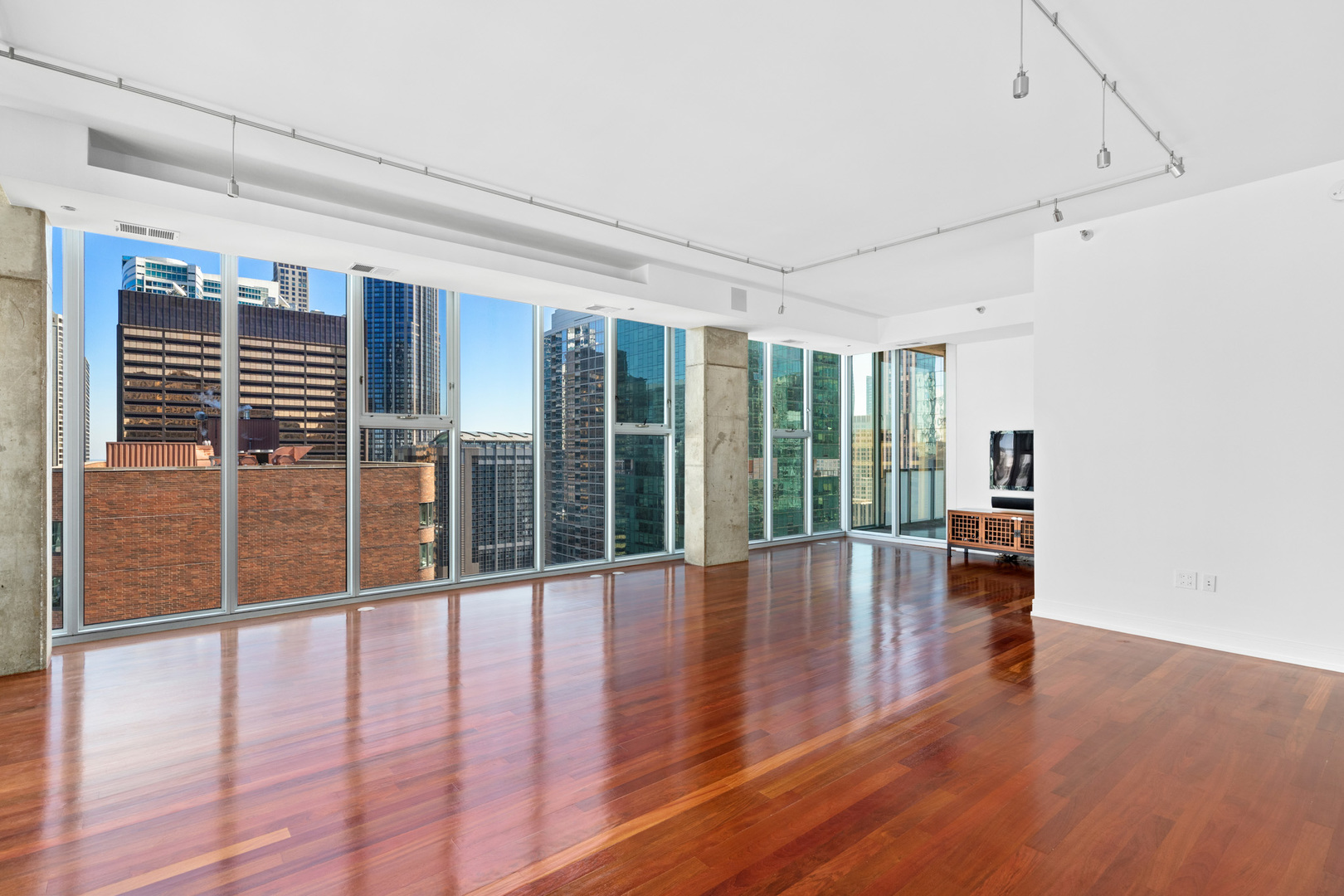 550 N Saint Clair Street Unit: 2301