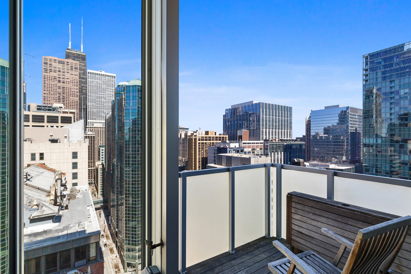 550 N Saint Clair Street Unit: 2301